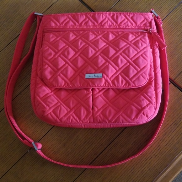 Vera Bradley Handbags - Vera Bradley Mailbag